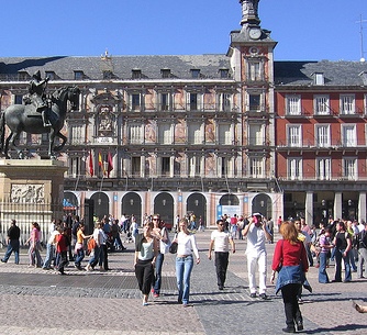 Turistas internacionales gastaron casi 50 mil millones de euros en España hasta noviembre