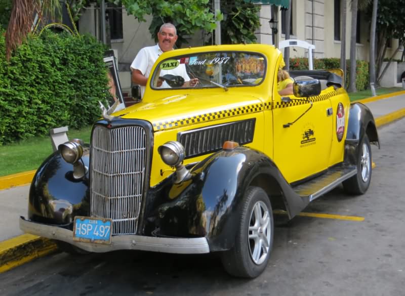 Los taxis de La Habana: un viaje a los años cincuenta