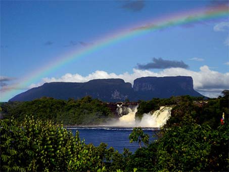 Venezuela fija tasa de cambio para turistas extranjeros