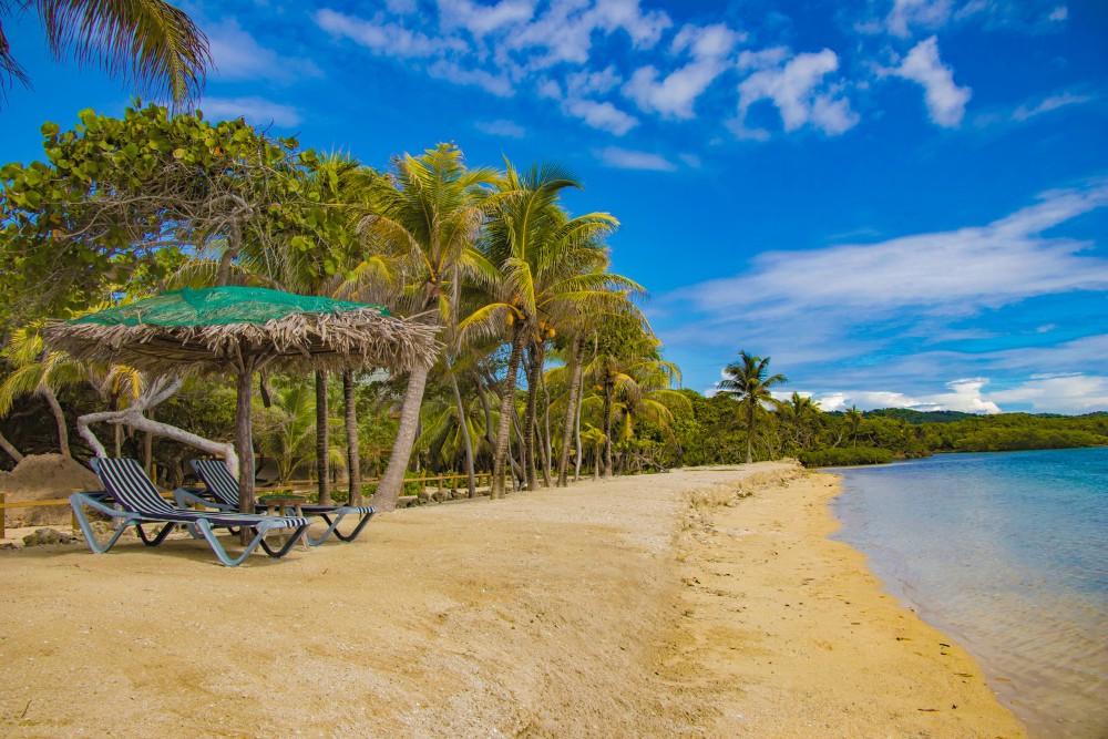 playa de Roatán, Honduras