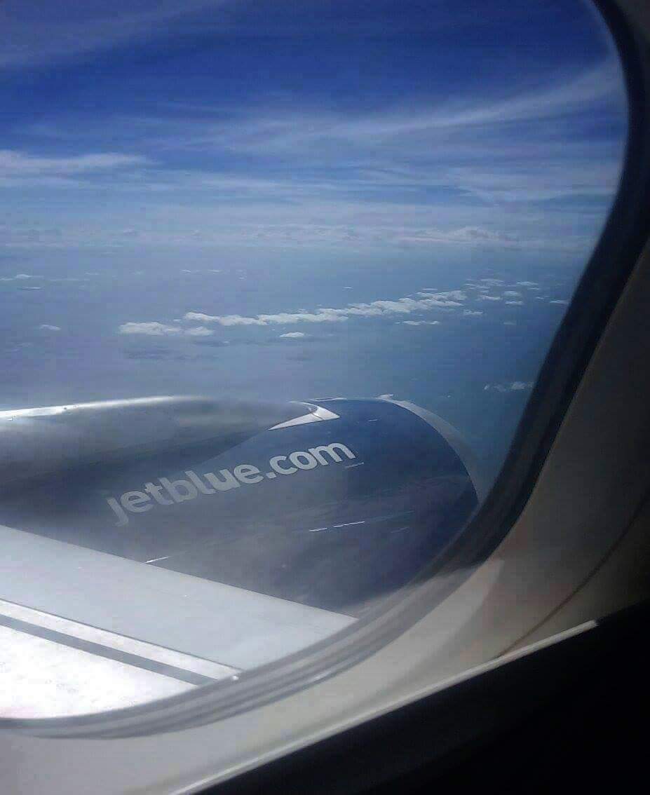 Volar con JetBlue… experiencia azul