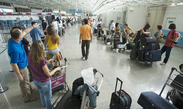 Brasil anuncia plan de contingencia para aliviar congestión en sus aeropuertos