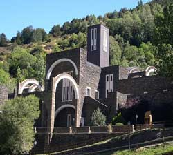 Andorra: naturaleza, deporte, arte, compras  y también destino de peregrinación