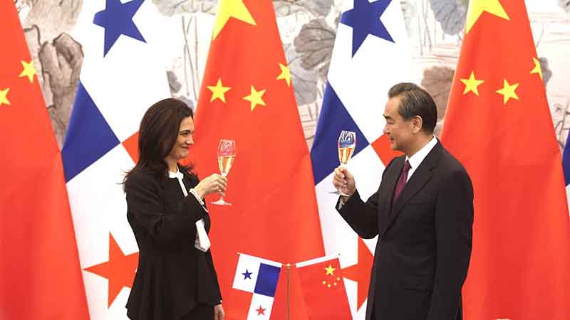 China va de turismo a Panamá