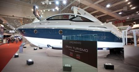 Lujosos yates, gran atractivo de feria brasileña de la industria náutica