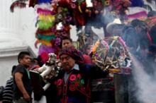 Danzas coloniales evocan a Santo Tomás en municipio guatemalteco