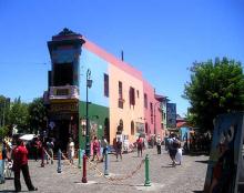 Buenos Aires presentó en Montevideo su agenda cultural y el nuevo Circuito Papal