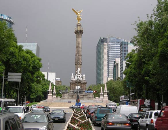 México registra alza en derrama de divisas por turismo