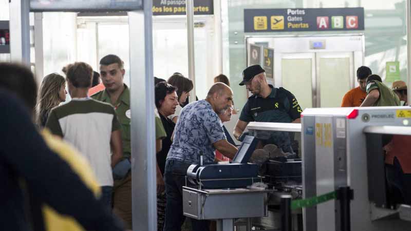 Empleados de El Prat suspenden huelga luego de atentado en Barcelona