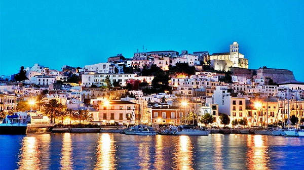 Descubre Ibiza con nosotros