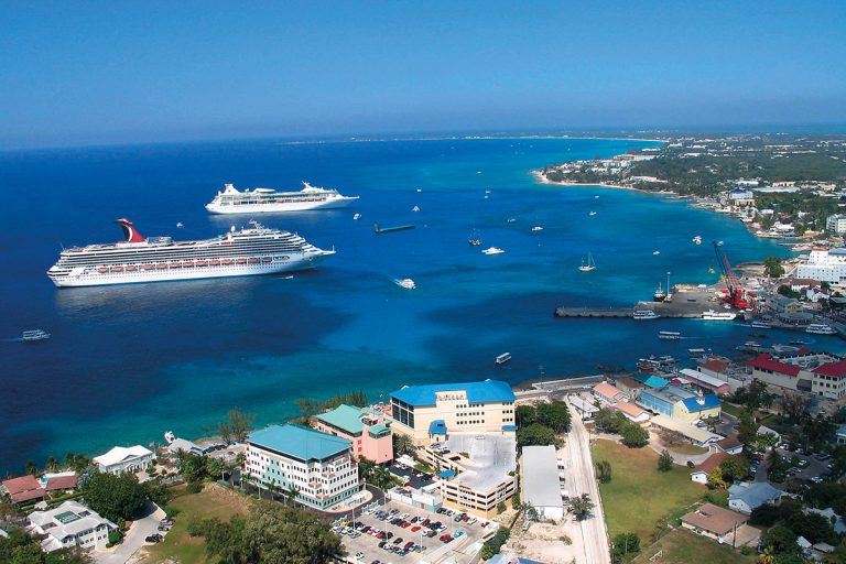 dos cruceros vistos desde el aire