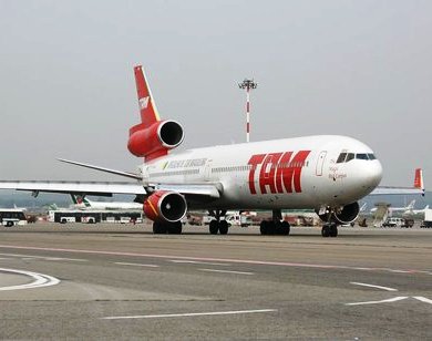 Aerolínea de Brasil crea equipo especial para el rescate de aviones 