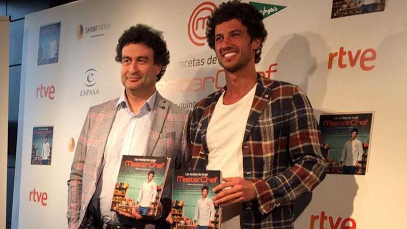 Campeón de MasterChef presenta su libro “Las recetas de Jorge”