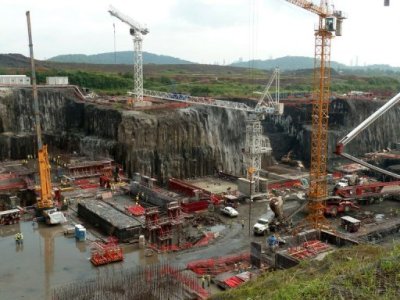 La bolsa responde a anuncio de que Sacyr suspenderá obras del Canal