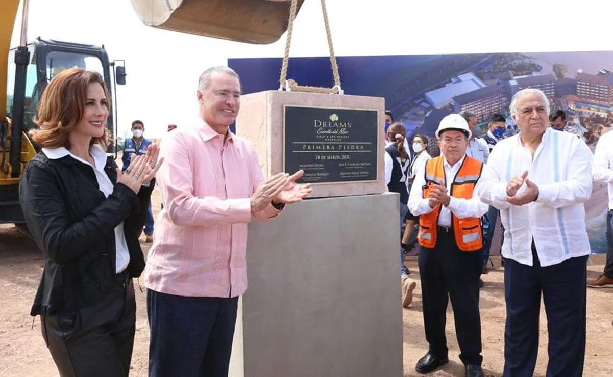 ceremonia de la primera piedra en Mazatlán