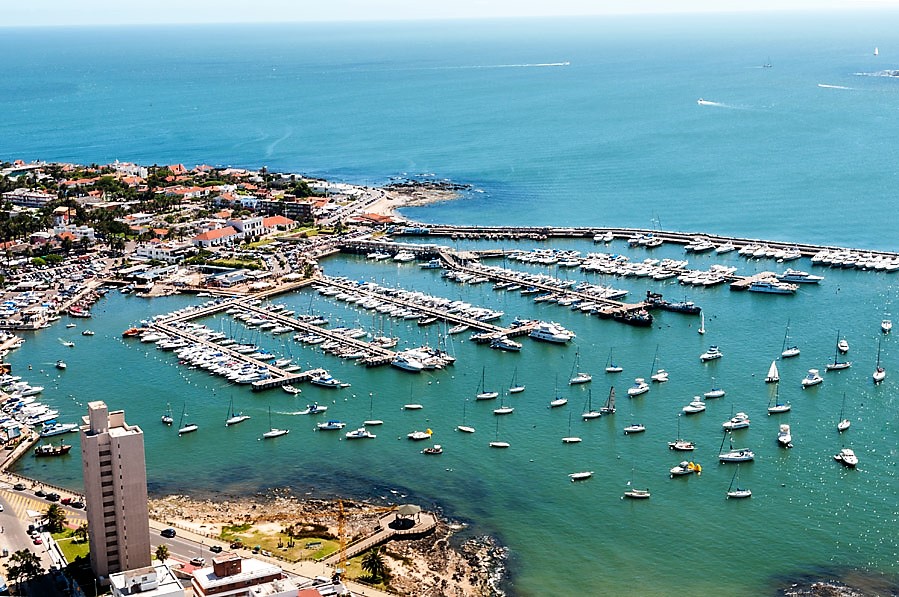 Puerto aereo-punta del este