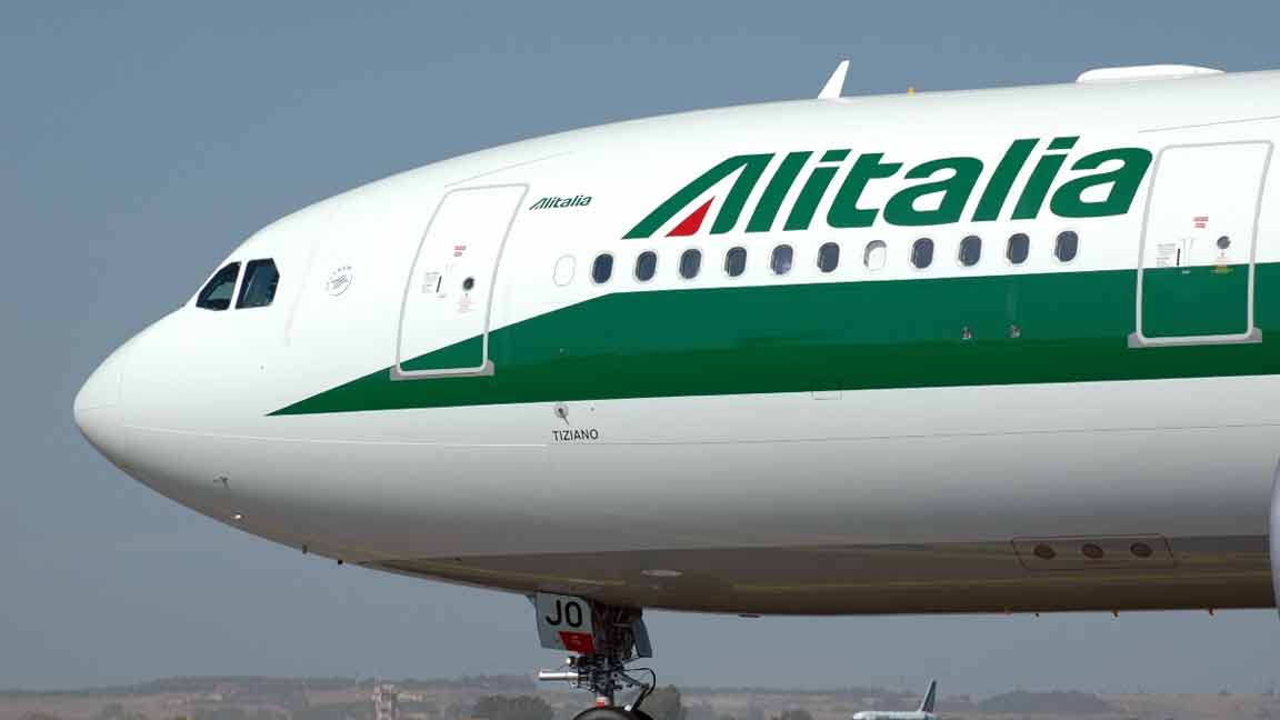 Alitalia trabaja en plan de rescate de la aerolínea