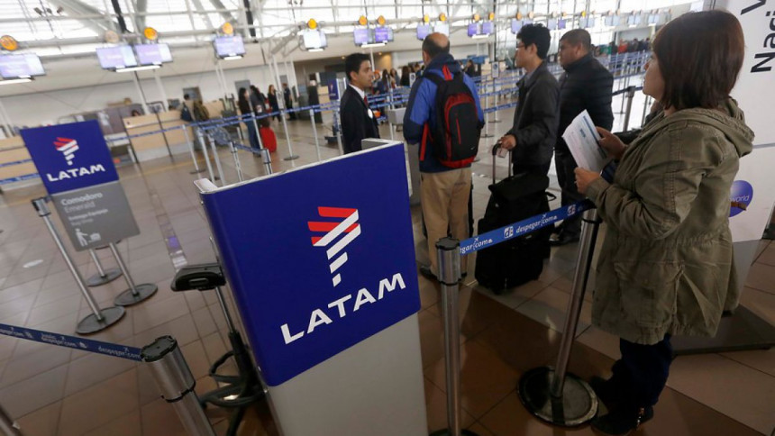 Latam kiosko en aeropuerto