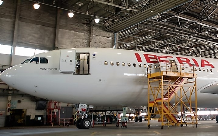 Iberia honra a Montevideo