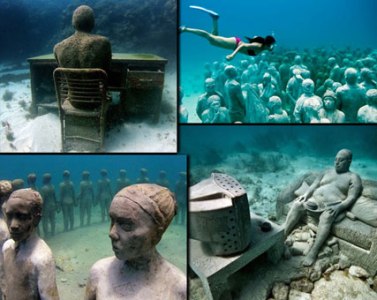 Réplica del Cristo de las Profundidades en Parque Submarino de Esculturas de Granada