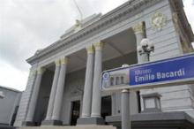 Emblema dentro de una trilogía orgullo de Santiago de Cuba