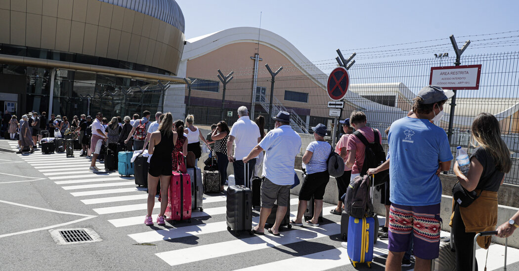 Turistas británicos saliendo de Portugal