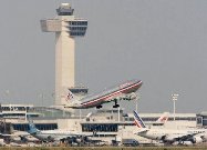 Dos insólitas de la semana: un experto piloto sin licencia y un niño en la torre de control de JFK-Nueva York