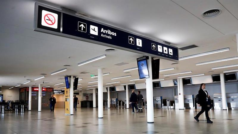 Unos 60 mil pasajeros de aerolíneas afectados por huelga en Argentina 