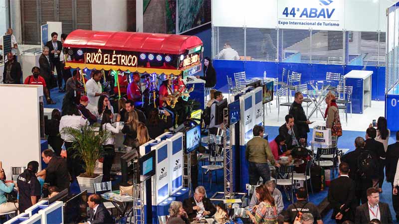 Uruguay capta interés en feria de turismo en Brasil