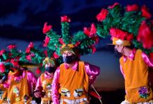 personas con trajes típicos en Coahuila