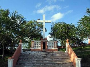 Embajador de España en Cuba visita Holguín para asistir a las Romerías de Mayo