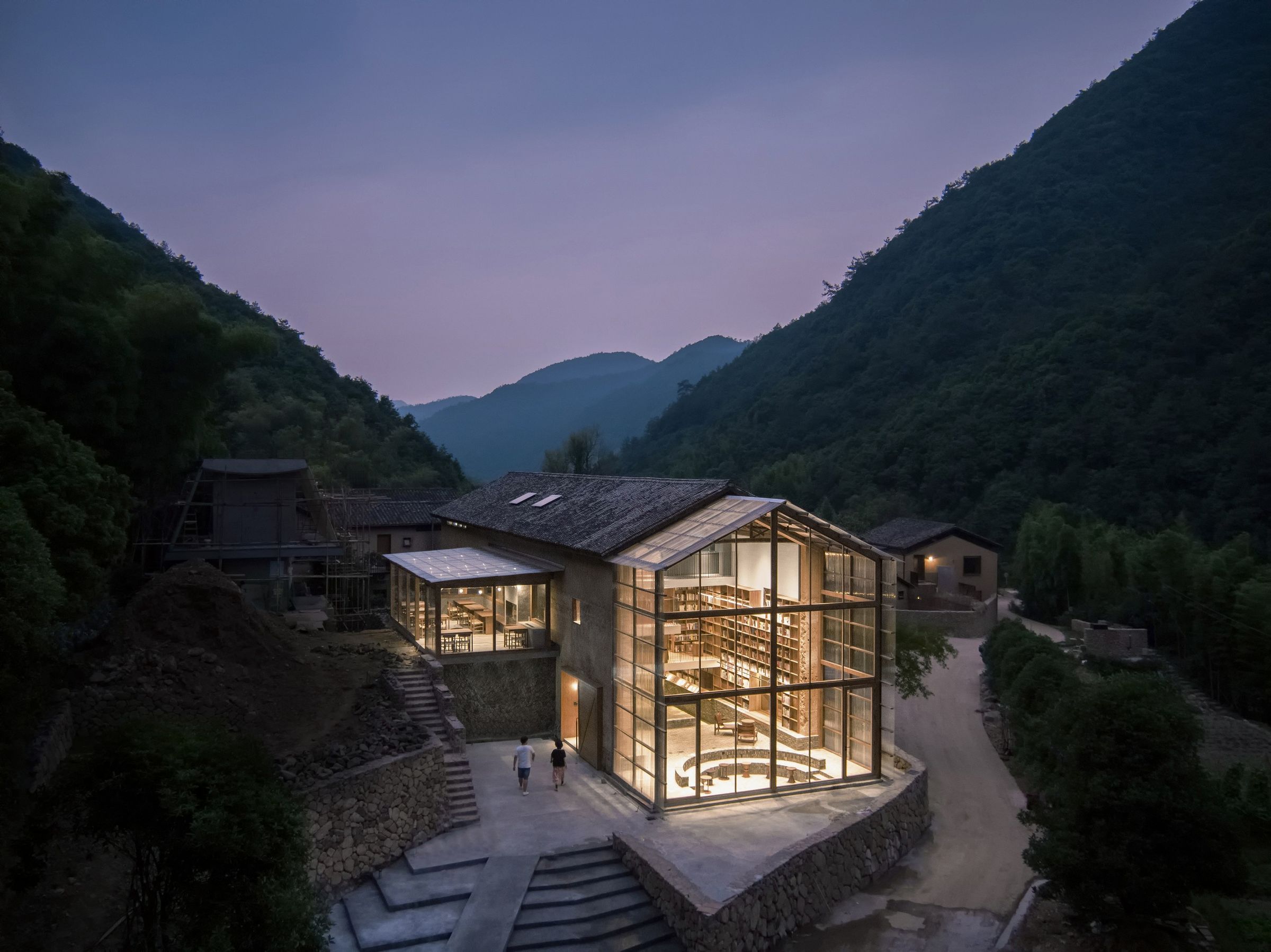 Capsule Hotel and Bookstore en China