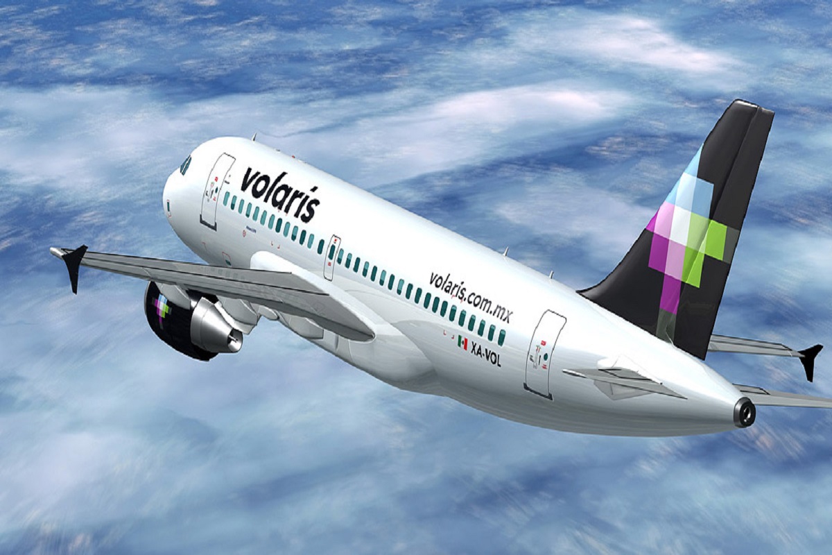 avión de Volaris en pleno vuelo