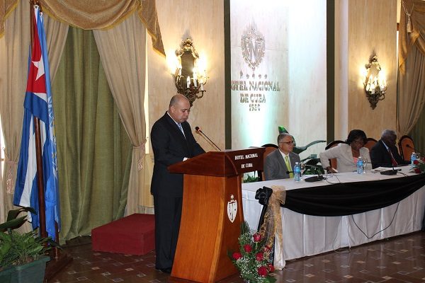 Organización Panamericana de la Salud y Ministerio de Salud Pública cubano conversan sobre zika en La Habana