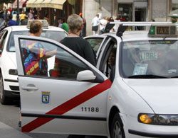 El precio del alquiler de un auto en España es 15% más barato que el traslado del aeropuerto a la ciudad