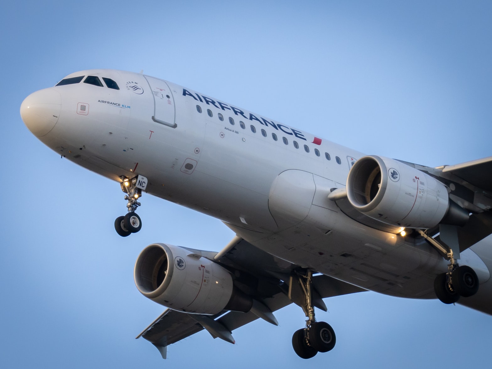 avión de Air France levantando vuelo