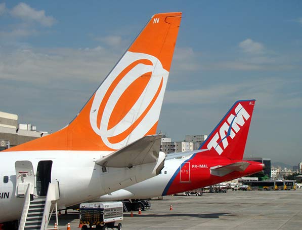 TAM y Gol dominan en el mercado aéreo brasileño. Brasil no abrirá rutas domésticas a aerolíneas extranjeras durante el Mundial 2014