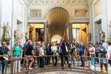 turistas en el Vaticano