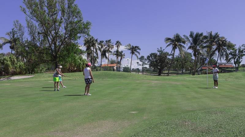 España y Cuba dominan Torneo de Golf “Día de la Hispanidad”