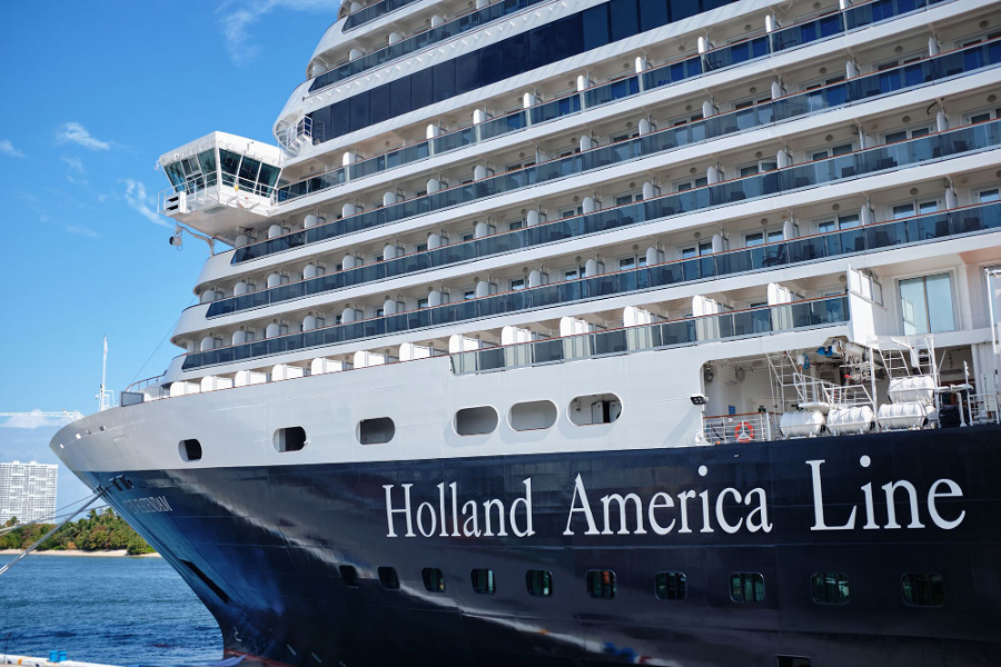 barco de Holland America