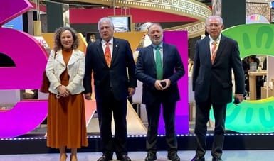 Torruco y María Jesús López-Solás en encuentro en FITUR 