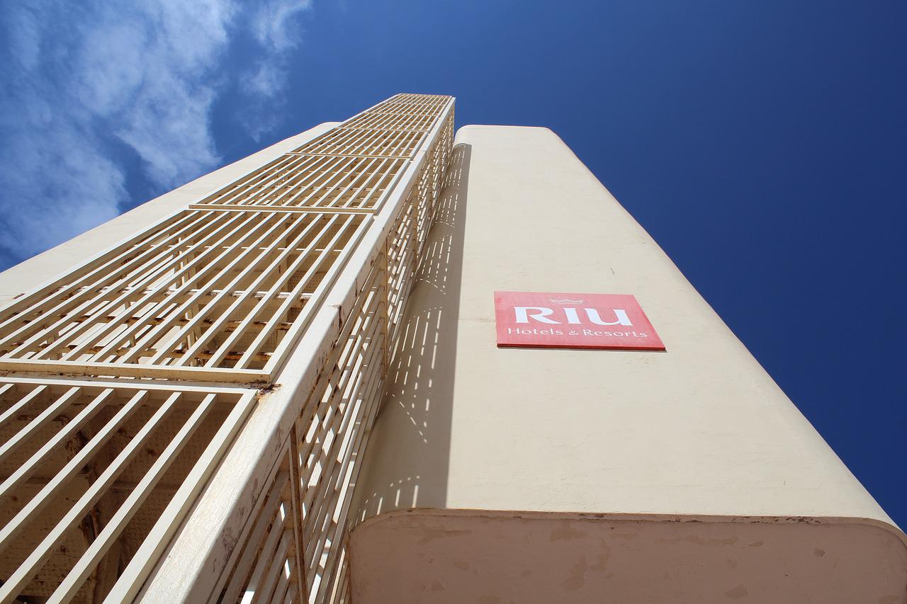 RIU