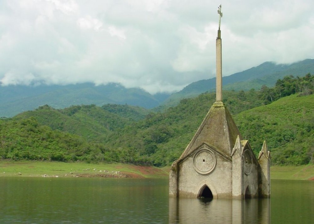 iglesia sumergida de Potosí