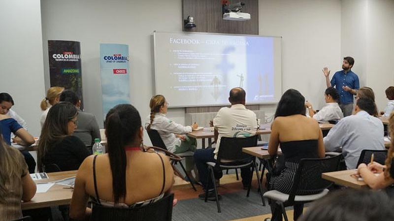 Colombia capacita a empresarios para promover ecoturismo en medios digitales