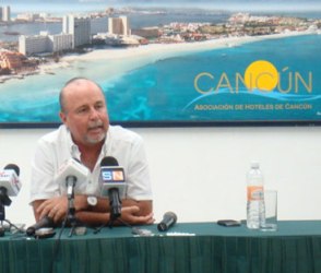 Jesús Almaguer, director general de la Oficina de Visitantes y Convenciones de Cancún, México