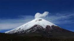 Actividad de volcán Cotopaxi afecta turismo en Ecuador 