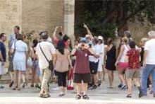 España recibe el récord de 54,4 millones de turistas hasta septiembre