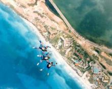 Paracaidismo, otra alternativa para el turista en Varadero