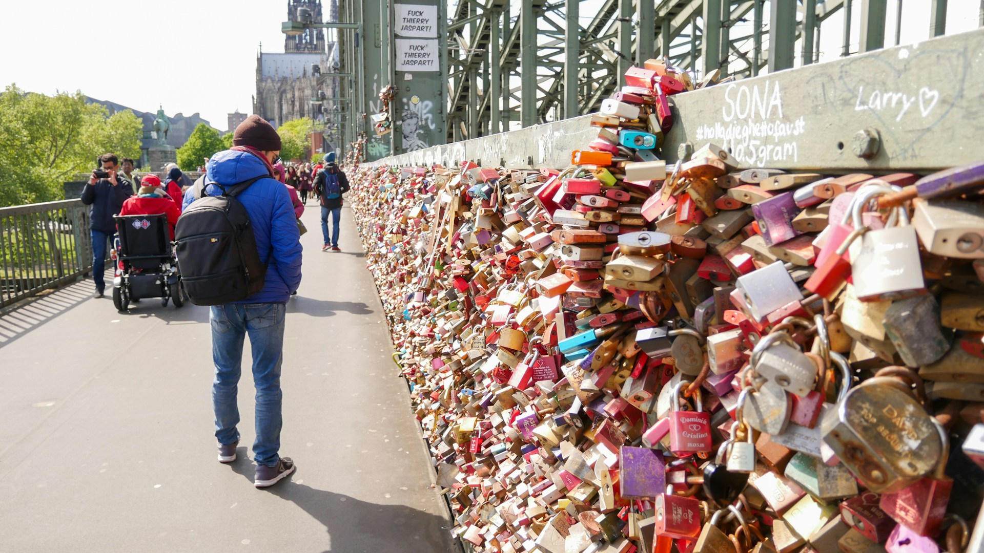 puentes con candados del amor