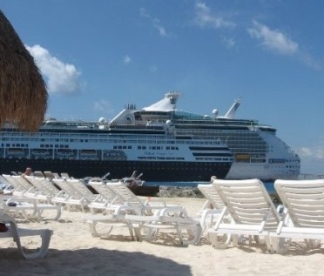 Confirman autoridades portuarias que Cozumel recibirá cien cruceros menos este año